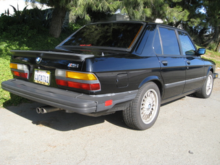 Illustration for article titled 1988 BMW E28 M5